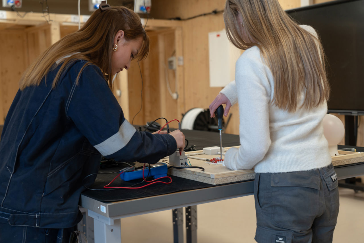 Detaljarbeid på elektro